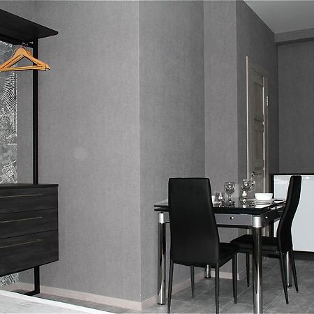 Solo Apartment Virmenska Kiev Exterior foto